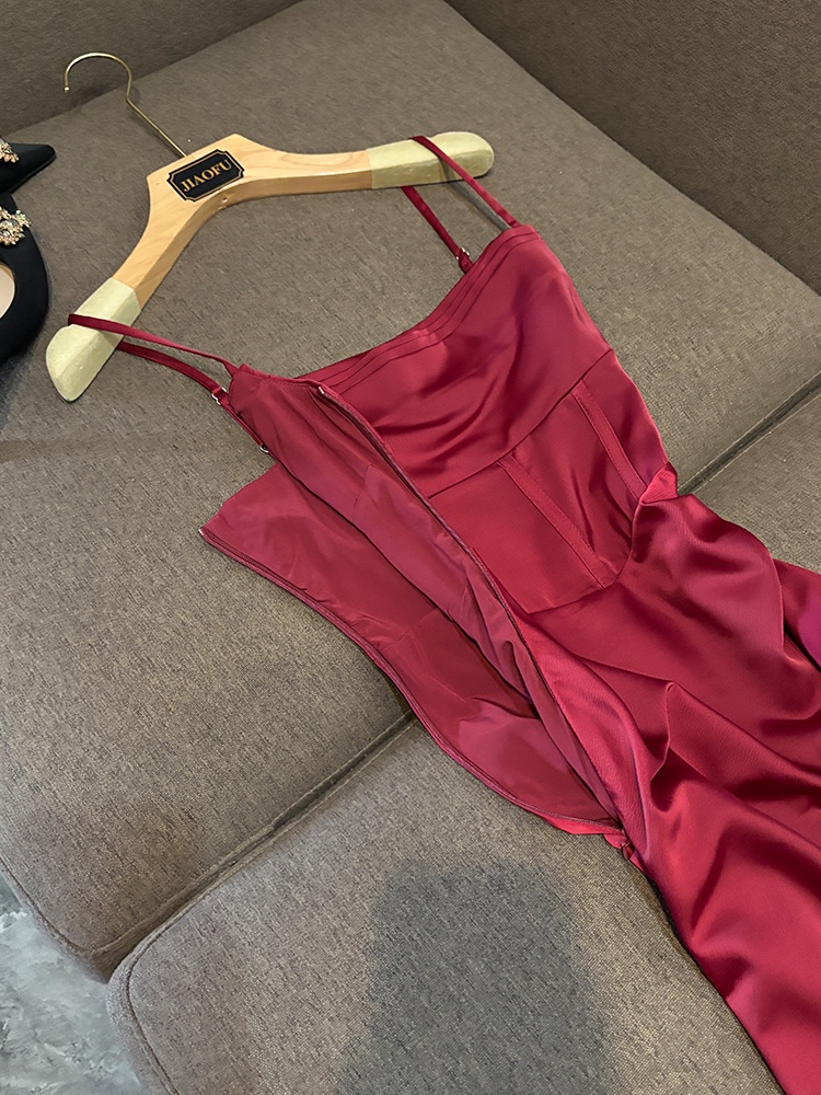 Elegancka sukienka satynowa w  – Dresses recenzja i cena